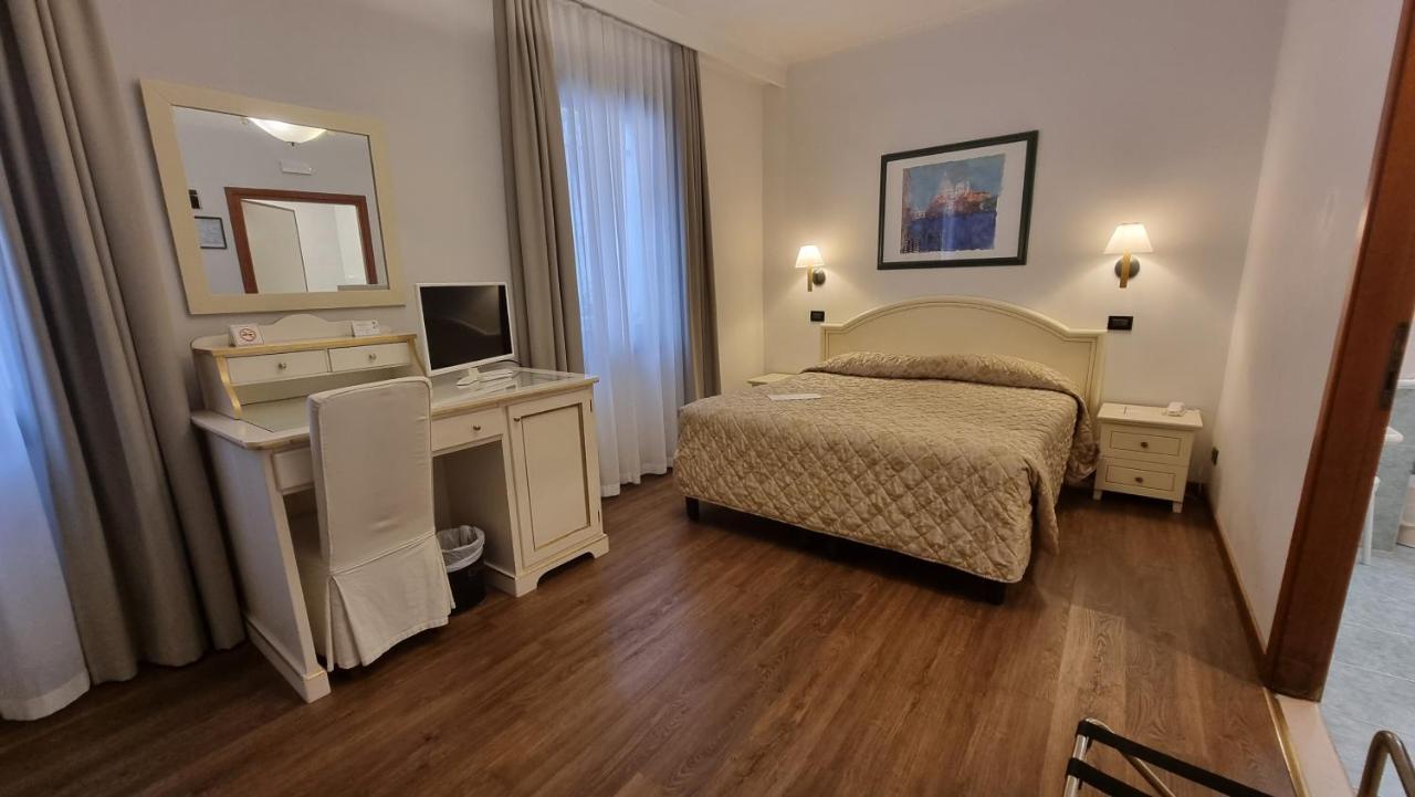 Hotel Carlton Capri Venice Ngoại thất bức ảnh